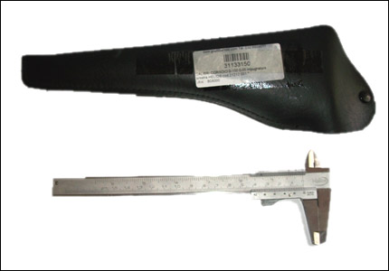 Vernier slide gauge with left handle