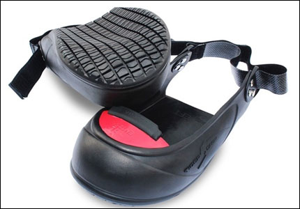 Safety overshoe with toe cap