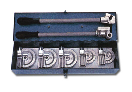Pipe bender for light metals