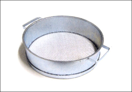 Metal sieve