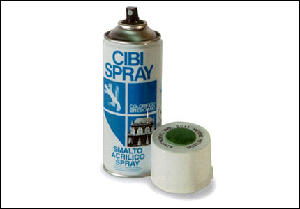 Synthetic enamel paint spray