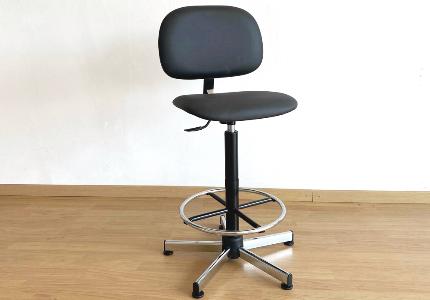 Rotating stool with back in black peltex